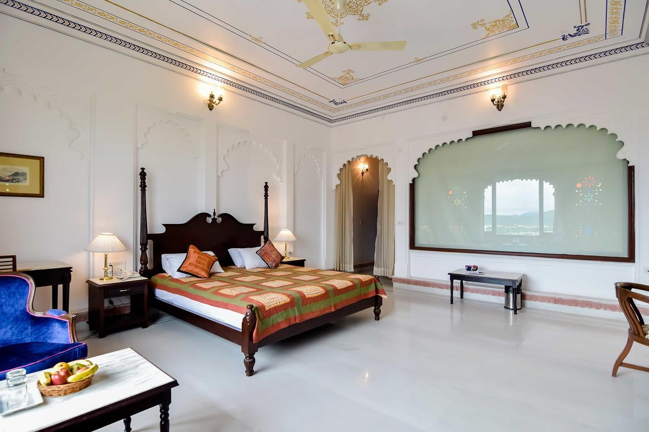 Raj Kuber Hotel