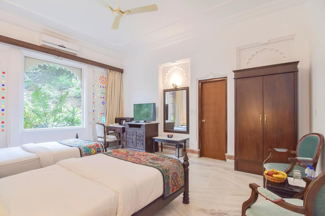 Raj Kuber Hotel