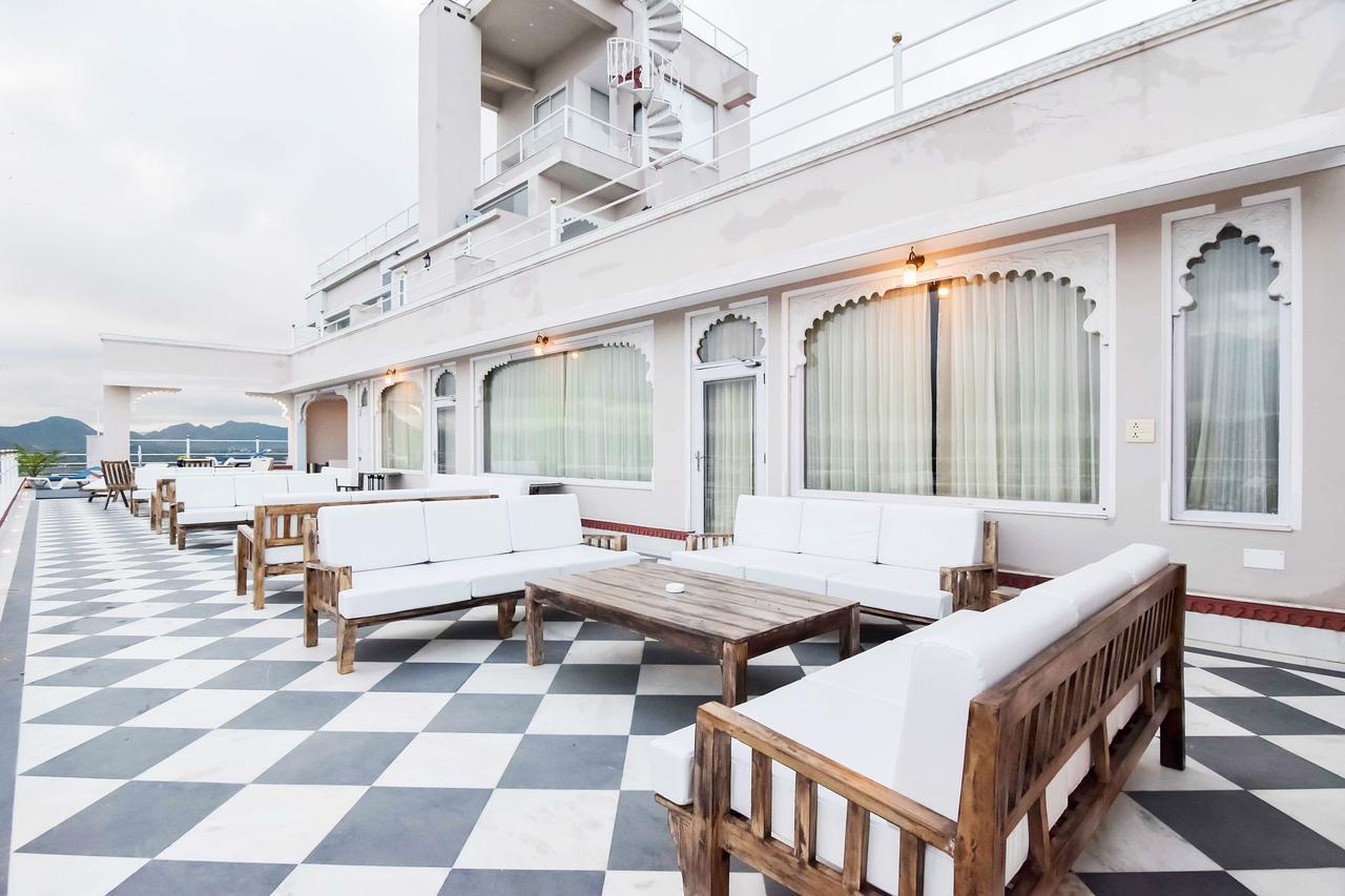 Raj Kuber Hotel